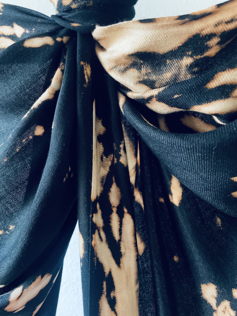 Abstract Black and Cream Pashmina Hijab